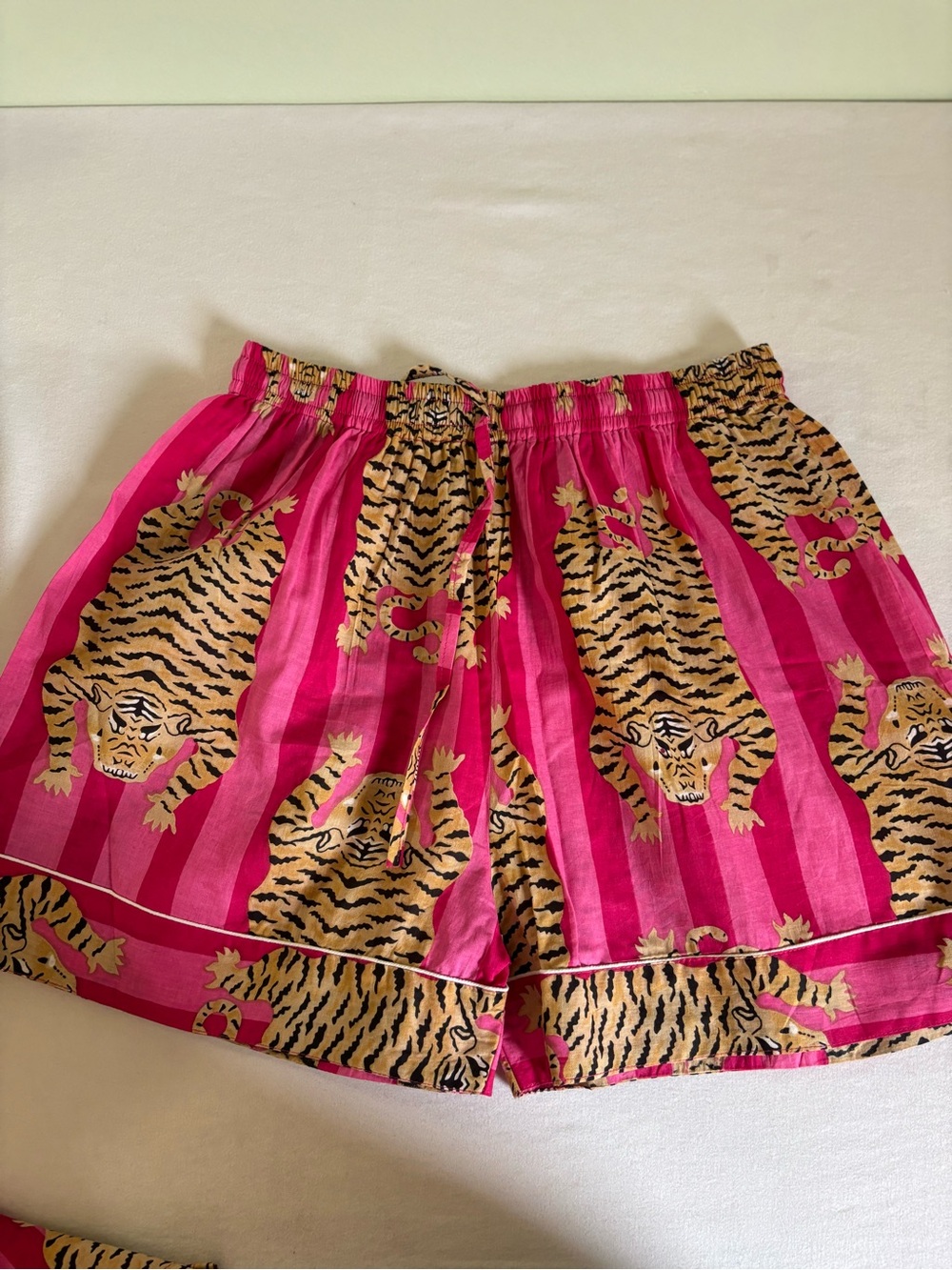 Pink Tiger Print Pajama Set Women’s Cotton Small Short Sleeve & Shorts - Picture 4 of 11